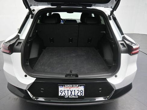 Used 2025 Chevrolet Equinox EV LT w/ Convenience Package image 16