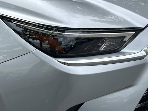 Used 2024 Toyota Grand Highlander AWD image 10