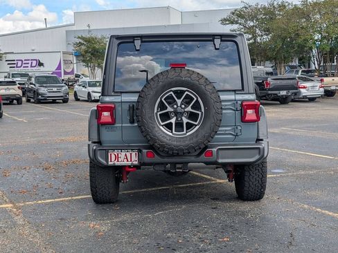 Used 2024 Jeep Wrangler Unlimited Rubicon w/ Convenience Group AWD/4WD image 4