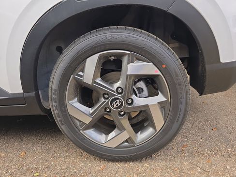 New 2026 Hyundai Venue SEL image 31