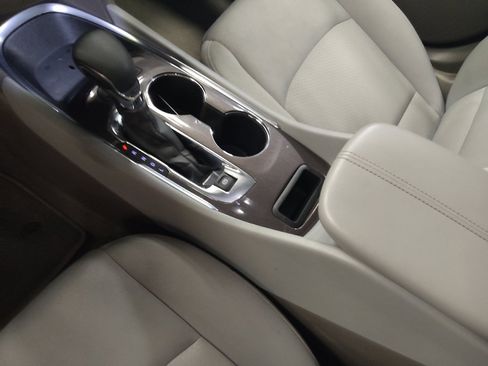 Used 2025 Chevrolet Malibu LT FWD image 26