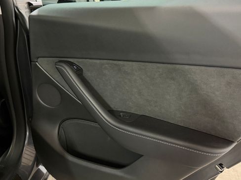 Used 2022 Tesla Model Y Performance AWD/4WD image 38