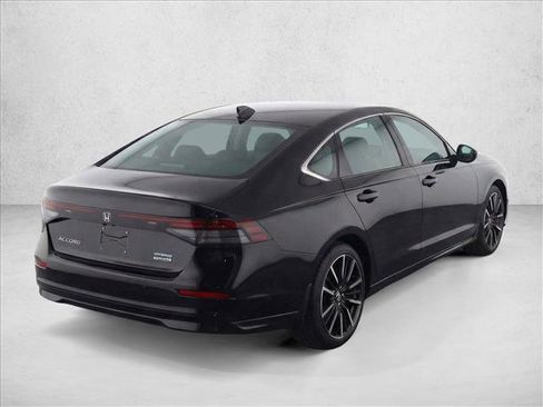 Used 2023 Honda Accord Touring image 7