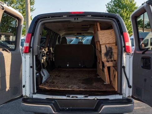 Used 2016 Chevrolet Express 3500 LT w/ LT Preferred Equipment Group RWD image 11
