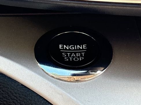 Used 2023 Ford Explorer XLT w/ Equipment Group 202A AWD/4WD image 40