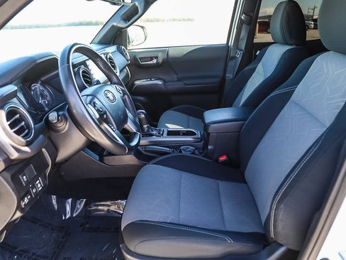 Certified 2023 Toyota Tacoma TRD Off-Road w/ Black Out Package (TMS) image 18