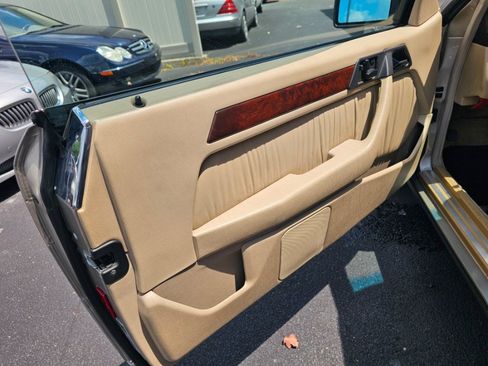 Used 1994 Mercedes-Benz E 320 Convertible image 16