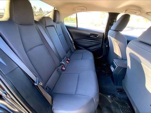 Used 2023 Toyota Corolla LE image 18