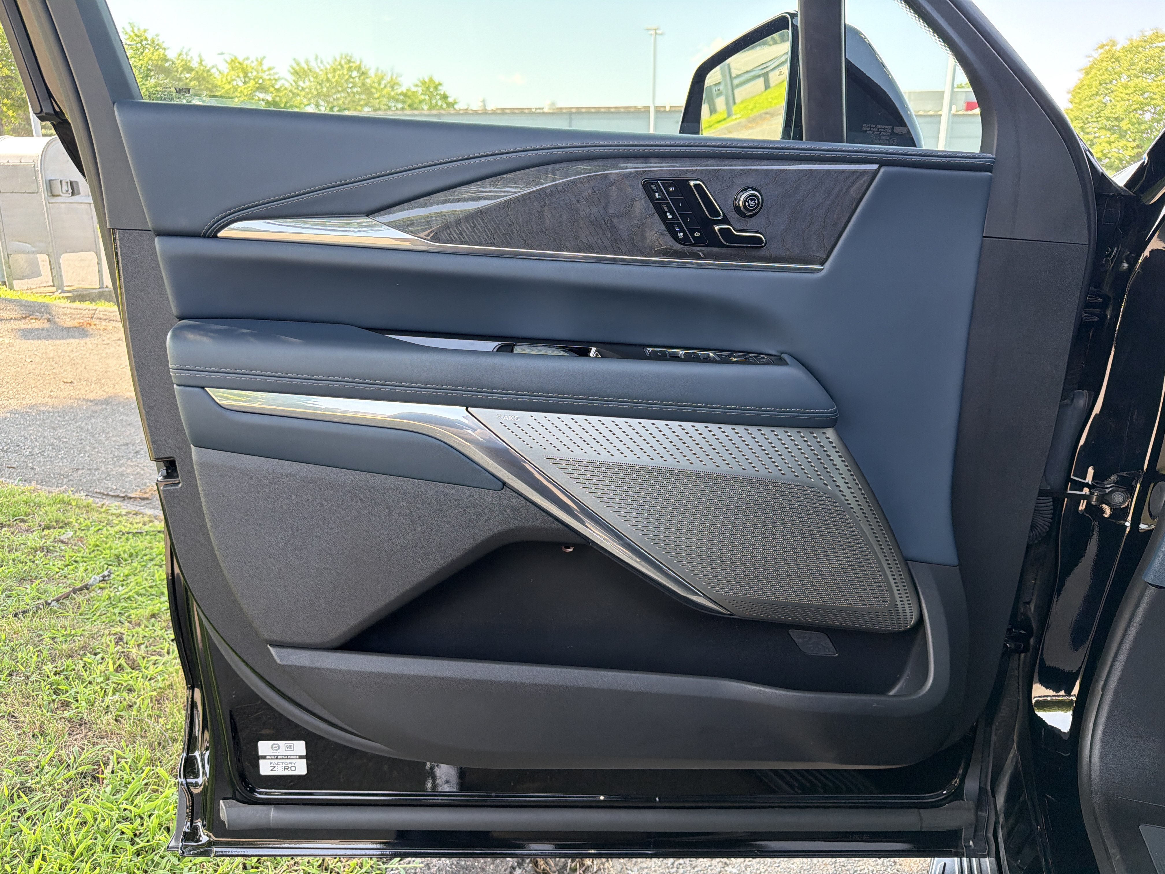Used 2025 Cadillac Escalade IQ Sport 2 AWD/4WD image 21