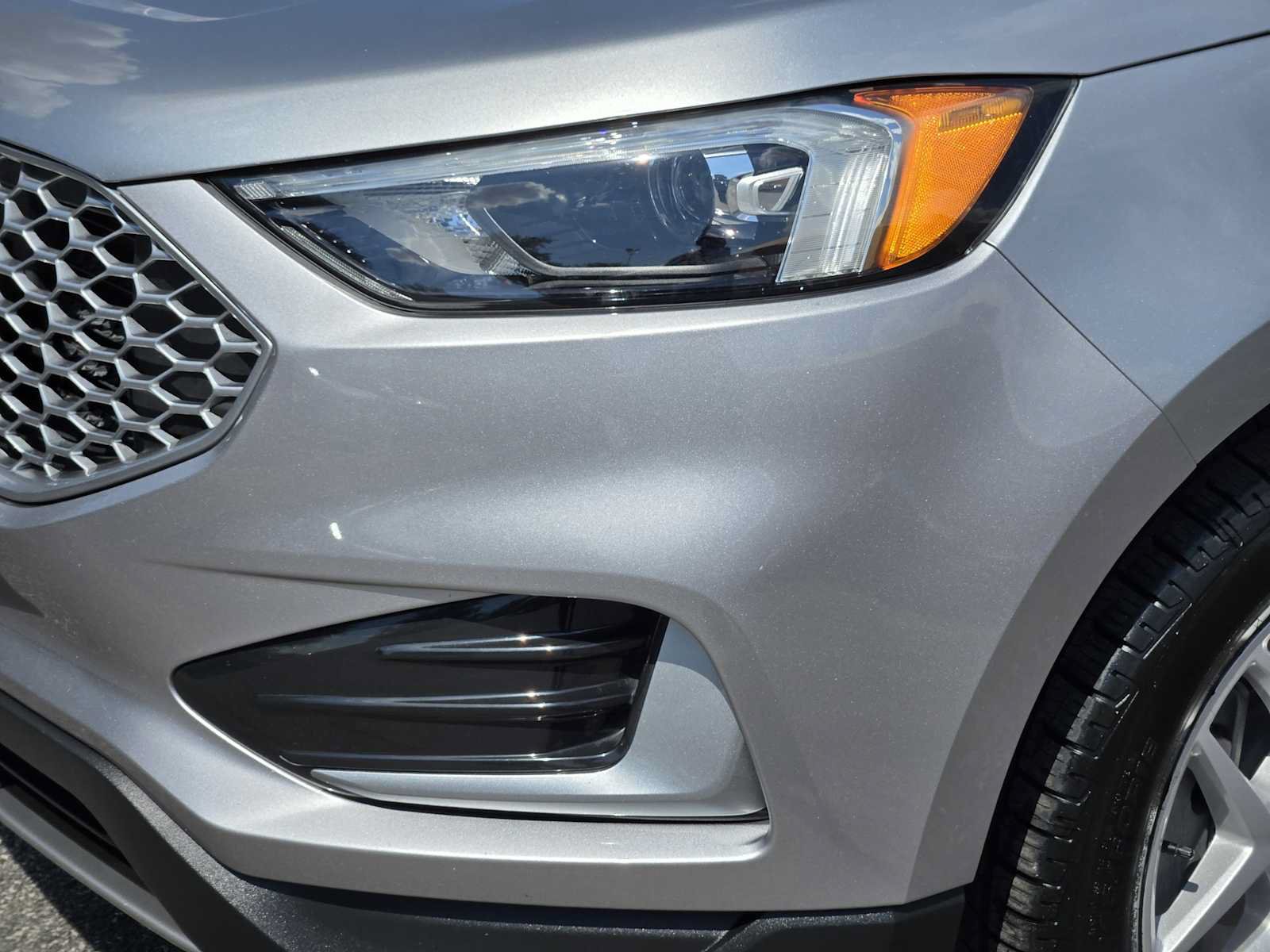 Used 2024 Ford Edge SEL AWD/4WD image 9
