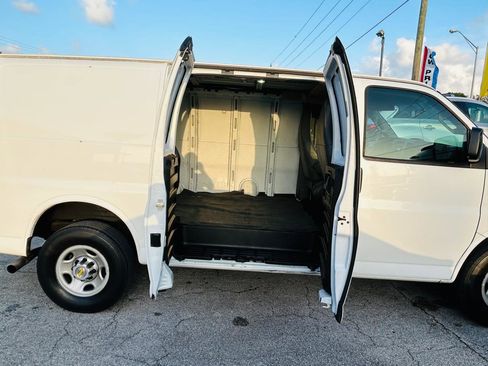 Used 2017 Chevrolet Express 2500 image 15