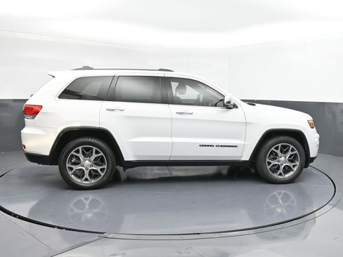 Used 2019 Jeep Grand Cherokee Limited image 9