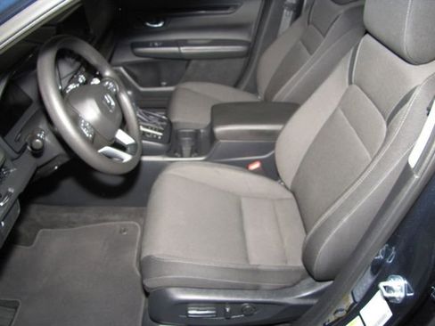 Used 2025 Honda CR-V EX image 9