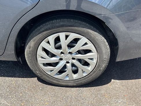 Used 2019 Toyota Corolla LE FWD image 12