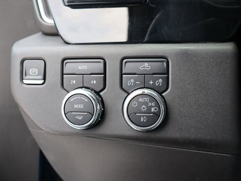 Used 2022 GMC Sierra 1500 Elevation image 14