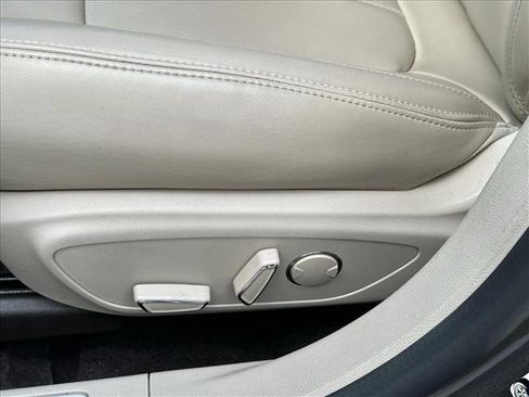 Used 2017 Lincoln MKZ Premiere image 19