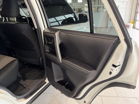 Used 2022 Toyota 4Runner SR5 image 17