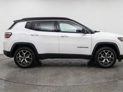 Used 2025 Jeep Compass Limited AWD/4WD image 11