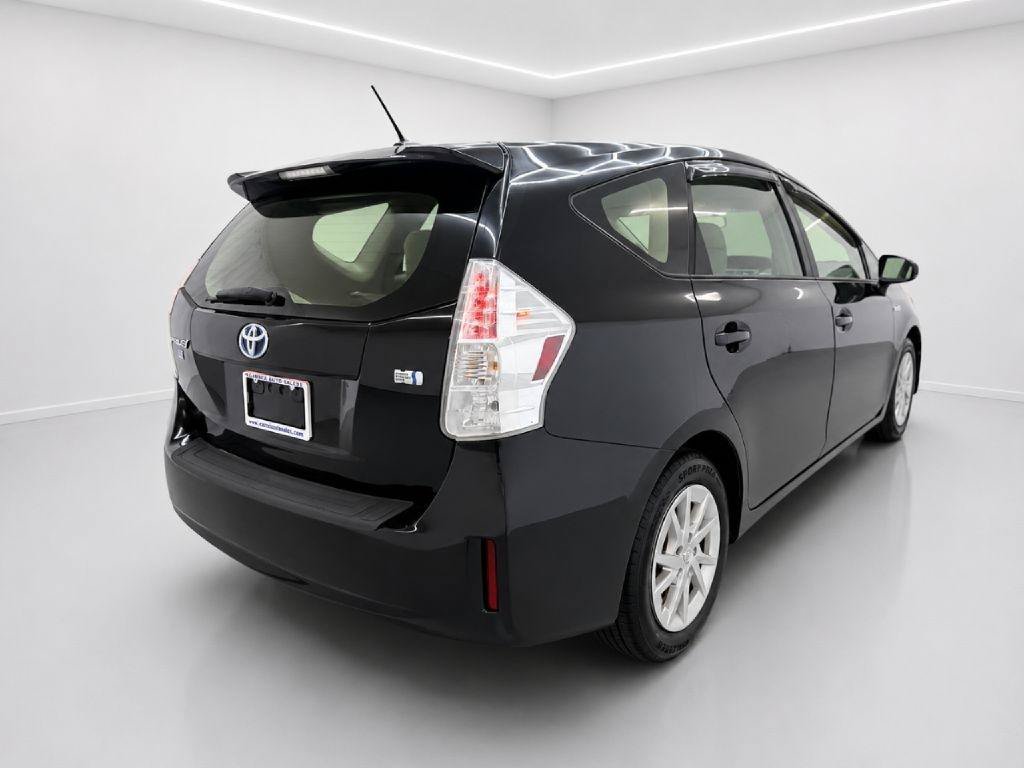 Used 2012 Toyota Prius V Three FWD image 3
