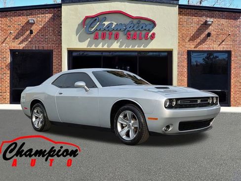 Used 2021 Dodge Challenger SXT w/ Driver Convenience Group image 1