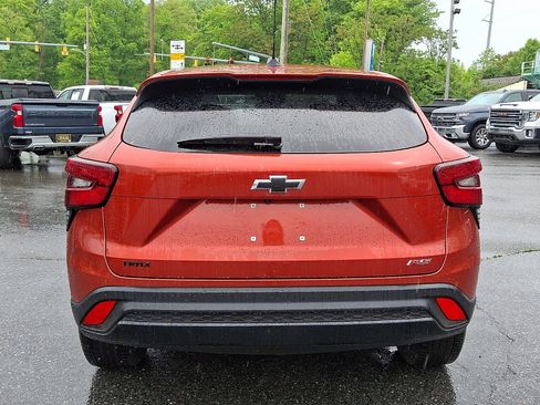 Certified 2024 Chevrolet Trax RS w/ Sunroof Package FWD image 5