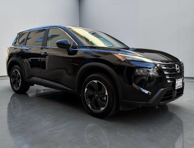Used 2025 Nissan Rogue SV FWD image 9