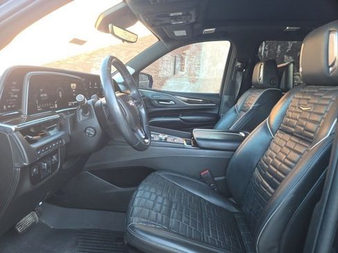 Used 2022 Cadillac Escalade ESV Sport Platinum w/ Heavy-Duty Trailer Package image 7