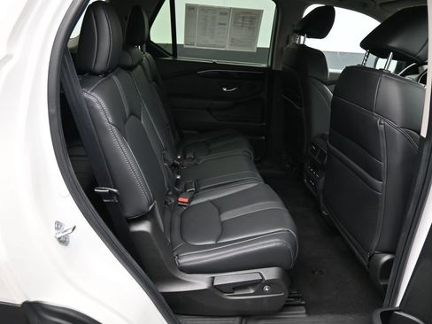 Used 2023 Honda Pilot EX-L image 25