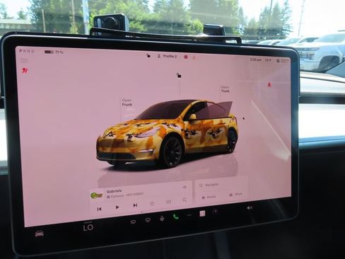 Used 2022 Tesla Model Y Long Range AWD/4WD image 17