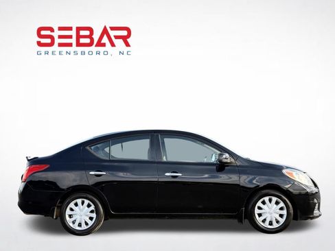 Used 2014 Nissan Versa SV FWD image 9