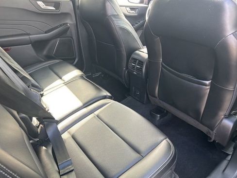 Used 2022 Ford Escape SEL image 11