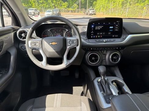 Used 2025 Chevrolet Blazer LT AWD/4WD image 23
