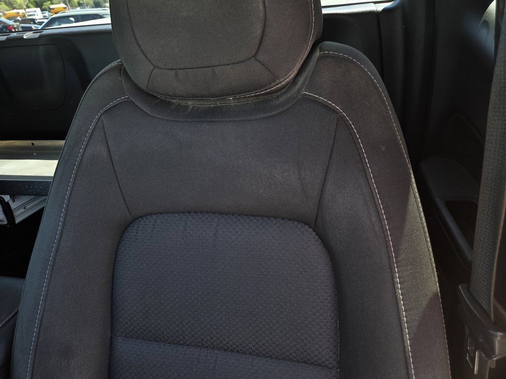 Used 2022 Chevrolet Colorado LT w/ Fleet Safety Package RWD image 17
