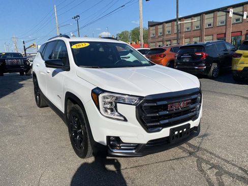 Used 2023 GMC Terrain AT4 AWD/4WD image 10
