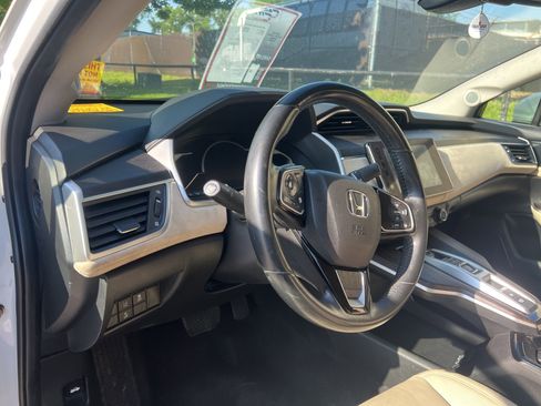 Used 2018 Honda Clarity Touring image 11