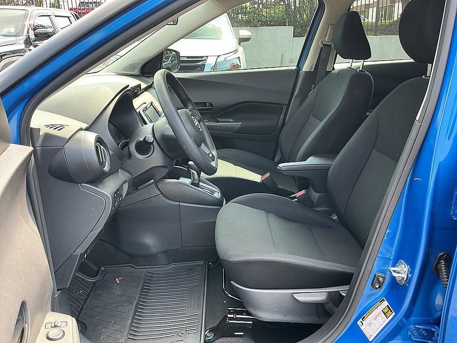 Certified 2025 Nissan Kicks Play S FWD image 12
