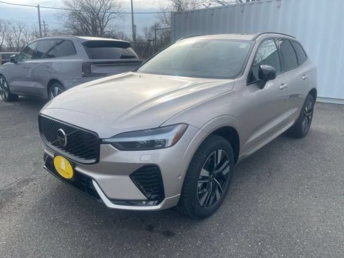 New 2026 Volvo XC60 B5 Plus w/ Climate Package AWD/4WD image 3