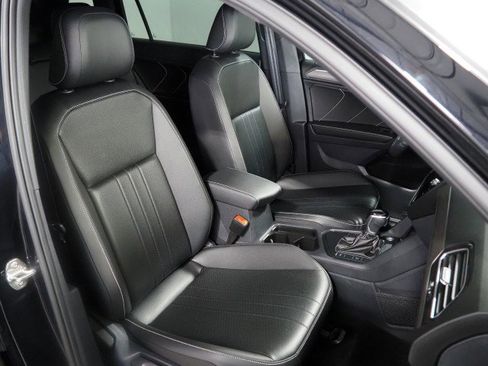 Used 2024 Volkswagen Tiguan SE R-Line w/ MDO Package, Three-Row image 2