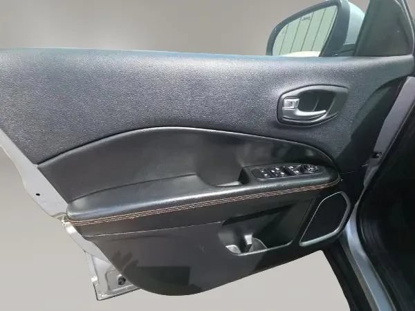 Used 2019 Jeep Compass Limited w/ Safety & Security Group AWD/4WD image 13