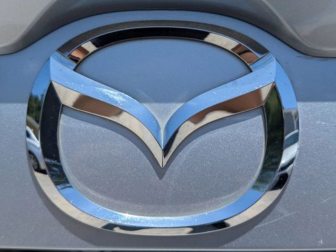 Used 2018 MAZDA MAZDA3 Touring FWD image 13