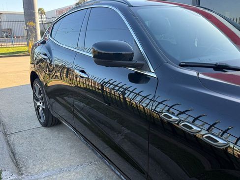 Used 2017 Maserati Levante S image 8