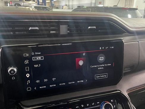 Used 2023 GMC Sierra 1500 AT4 w/ Technology Package AWD/4WD image 4