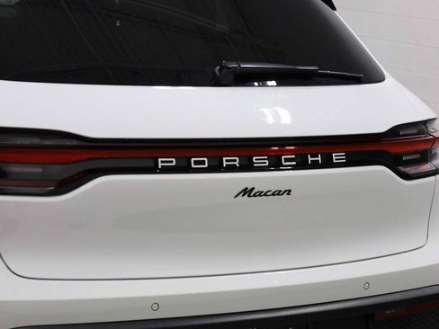 Certified 2026 Porsche Macan AWD/4WD image 8