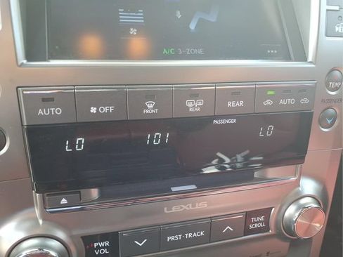 Used 2020 Lexus GX 460 Premium w/ Premium Package AWD/4WD image 13