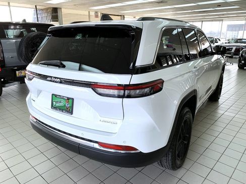 Used 2023 Jeep Grand Cherokee Laredo w/ Luxury Tech Group I image 5