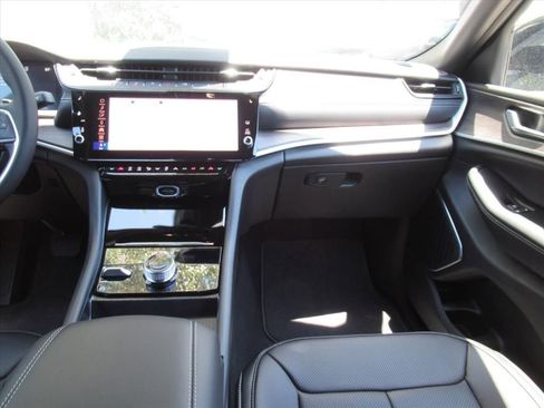 New 2026 Jeep Grand Cherokee Limited AWD/4WD image 14