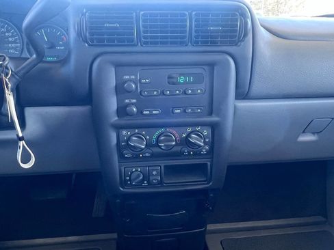 Used 2003 Chevrolet Venture Plus w/ Climate Package image 15
