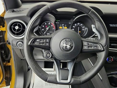Used 2023 Alfa Romeo Stelvio Veloce image 33
