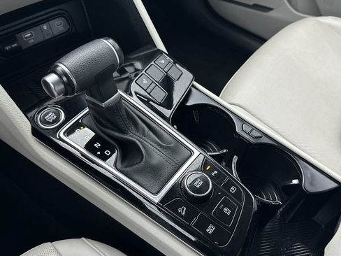 Used 2024 Kia Sportage EX image 21