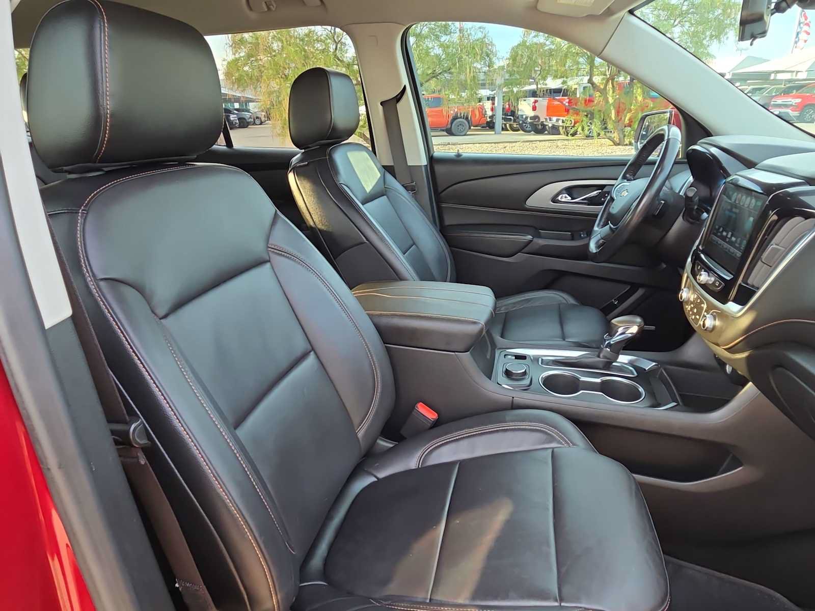 Used 2018 Chevrolet Traverse LT FWD image 18